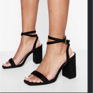 New black wide fit size 8